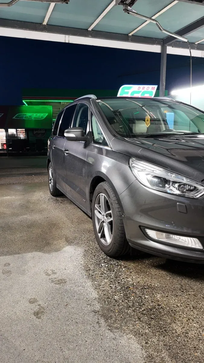 Ford Galaxy 2017 photo 3