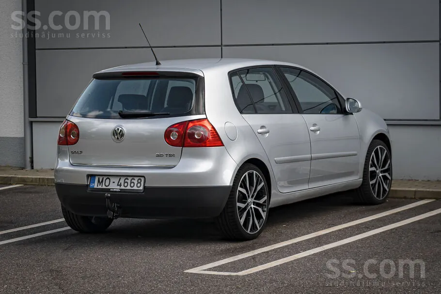Volkswagen Golf 2010 photo 4