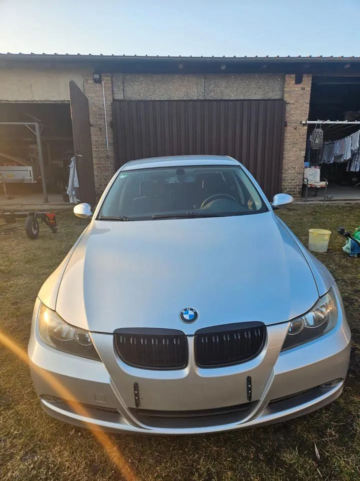 BMW 325I E90