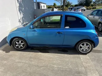 Nissan March 2005 photo 2