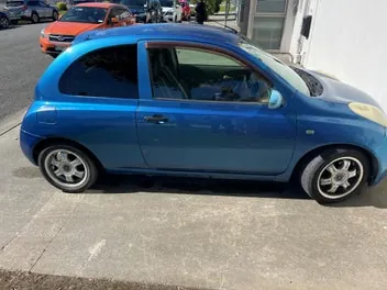 Nissan March 2005 photo 4