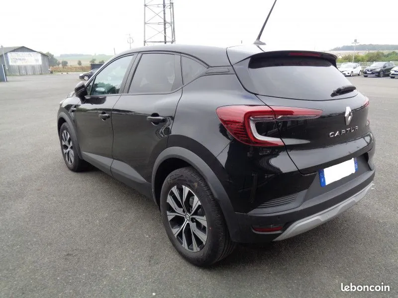 Renault Captur 2024 photo 3