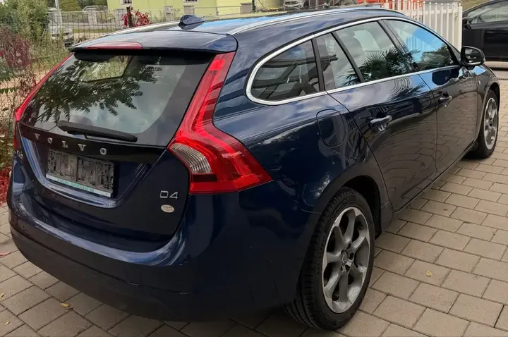 Volvo V60 2012 photo 2