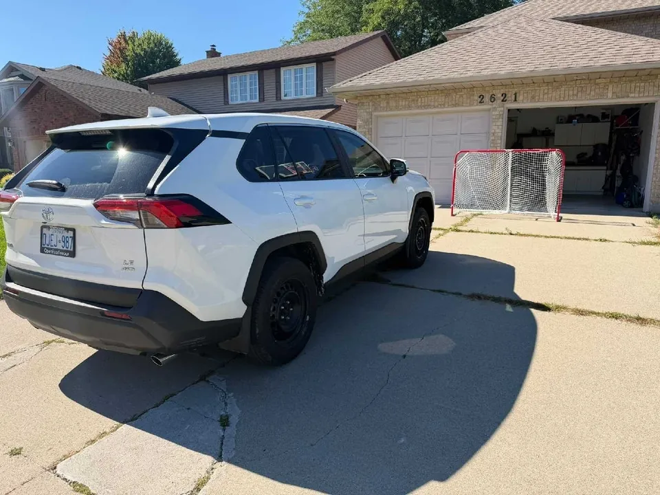 Toyota Rav4 2025 photo 4