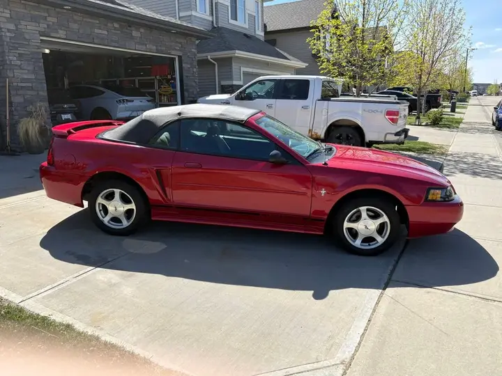 Ford Mustang 2001 photo 3