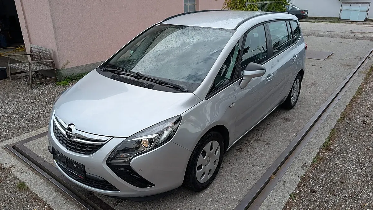 Opel Zafira Tourer 2015 photo 2