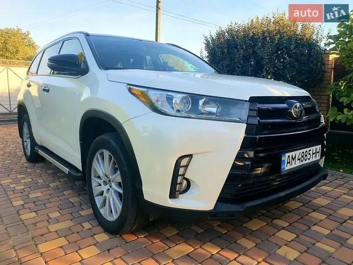 Toyota Highlander 2017 photo 3