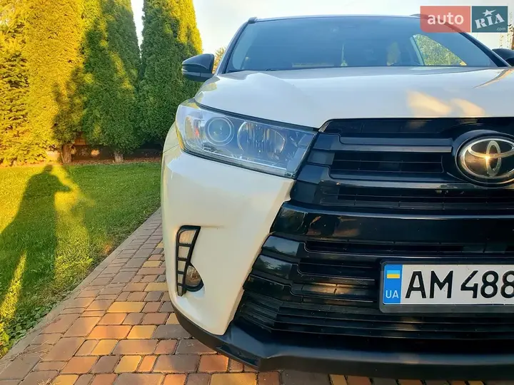 Toyota Highlander 2017 photo 4