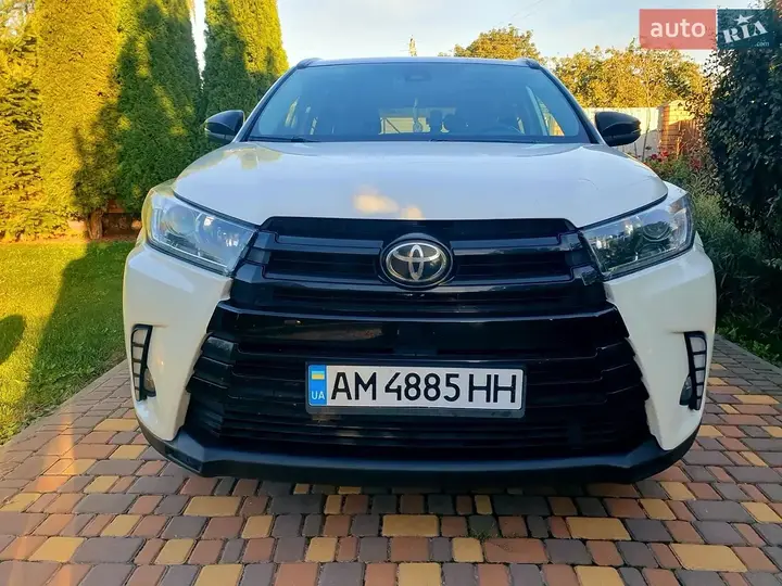 Toyota Highlander 2017 photo 2