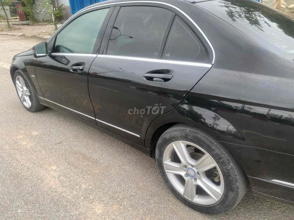 Mercedes-Benz C-Class 2010 photo 4