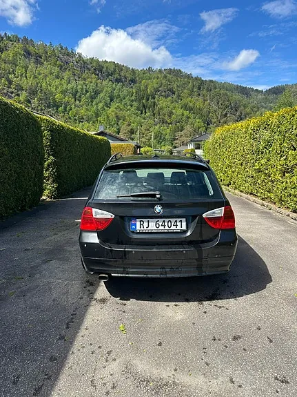 BMW 320D 2006 photo 2
