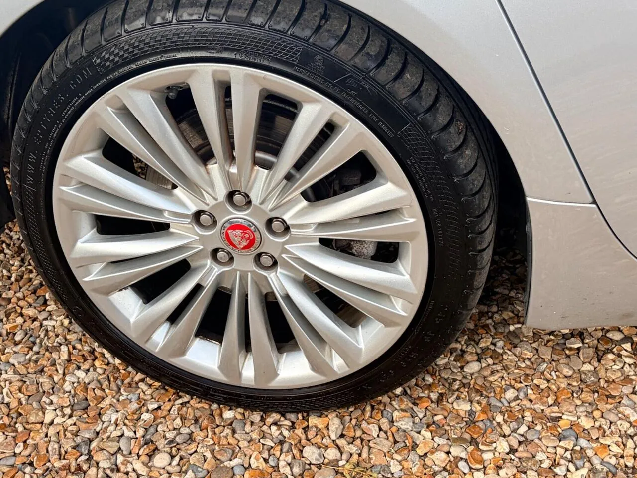 Jaguar Xf 2014 photo 3