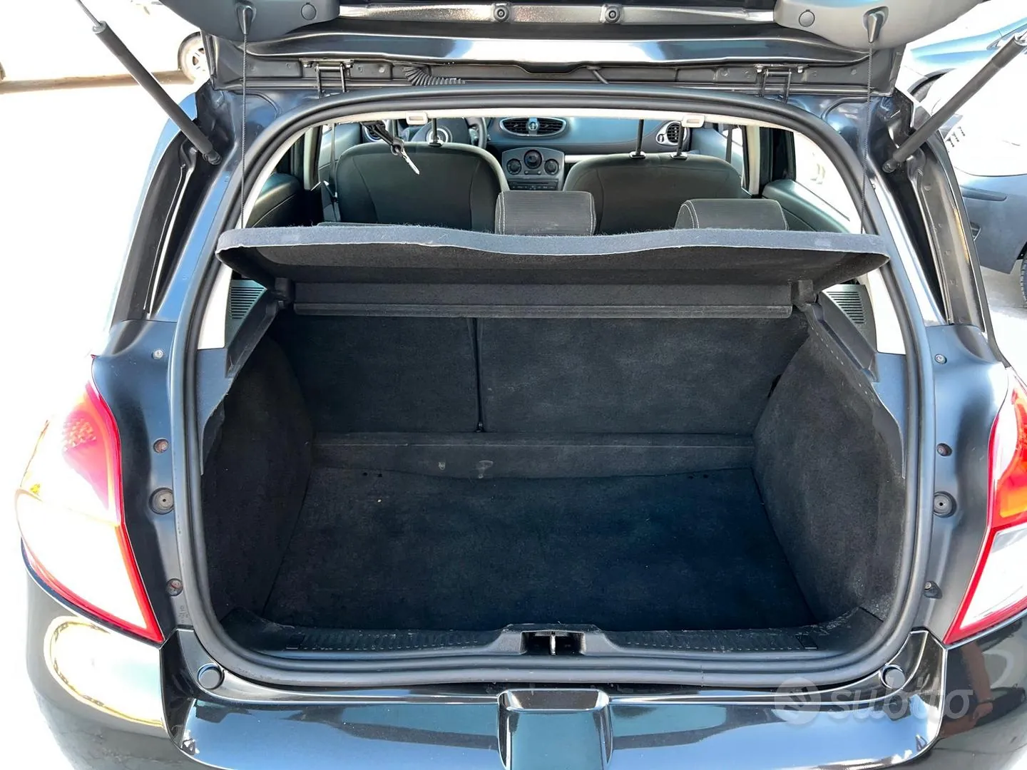 Renault Clio 2011 photo 5