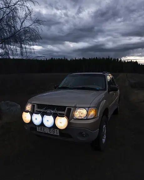 Ford Explorer 2001 photo 2