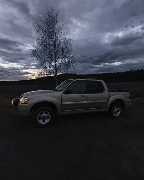 Ford Explorer 2001 photo 4