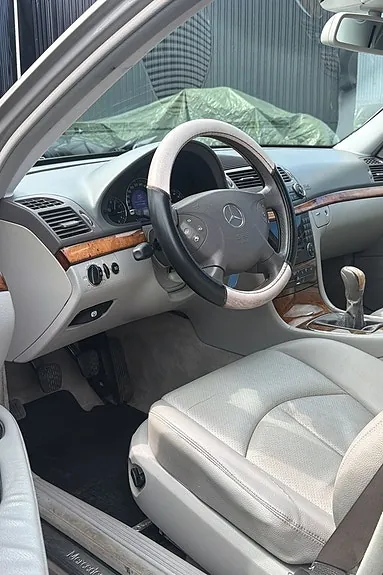 Mercedes-Benz E200 2004 photo 5