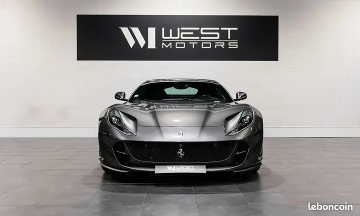 Ferrari 812 Superfast 2019 photo 2