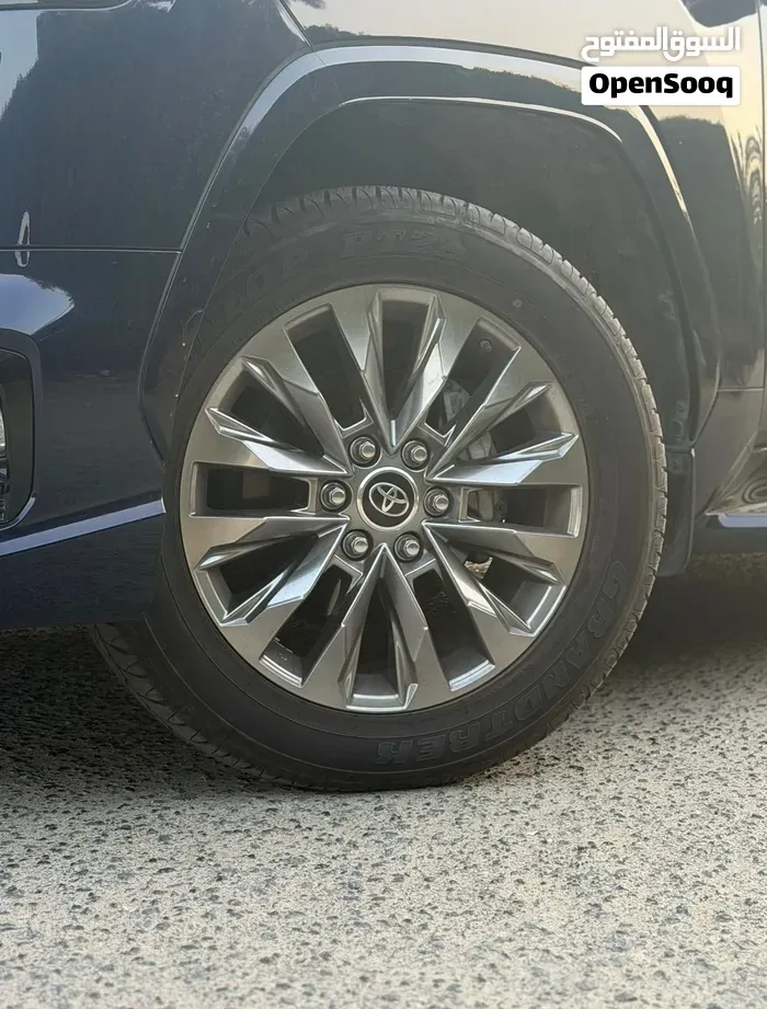 Toyota Land Cruiser 2022 photo 3