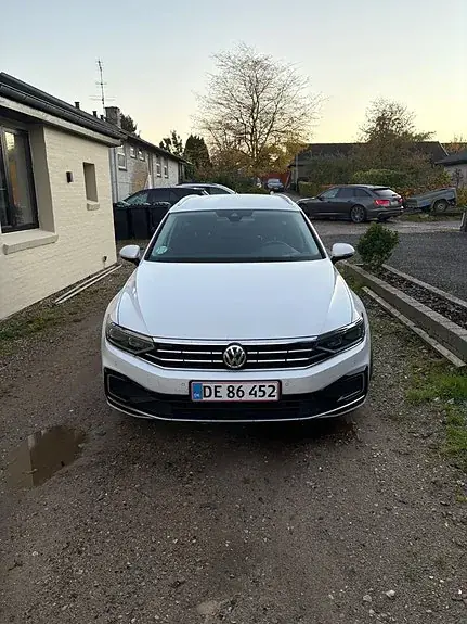Volkswagen Passat 2020 photo 2