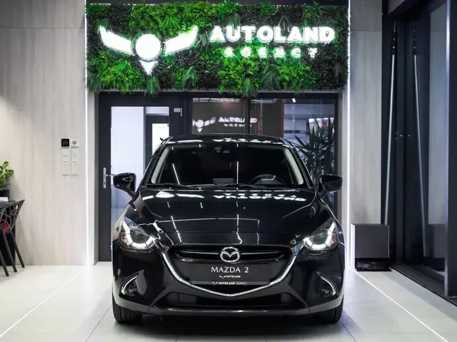 Mazda 2 2018 photo 2