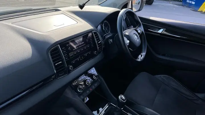 Skoda Karoq 2021 photo 2