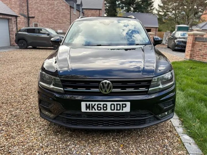 Volkswagen Tiguan 2018 photo 2
