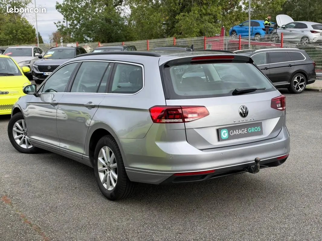 Volkswagen Passat 2023 photo 2