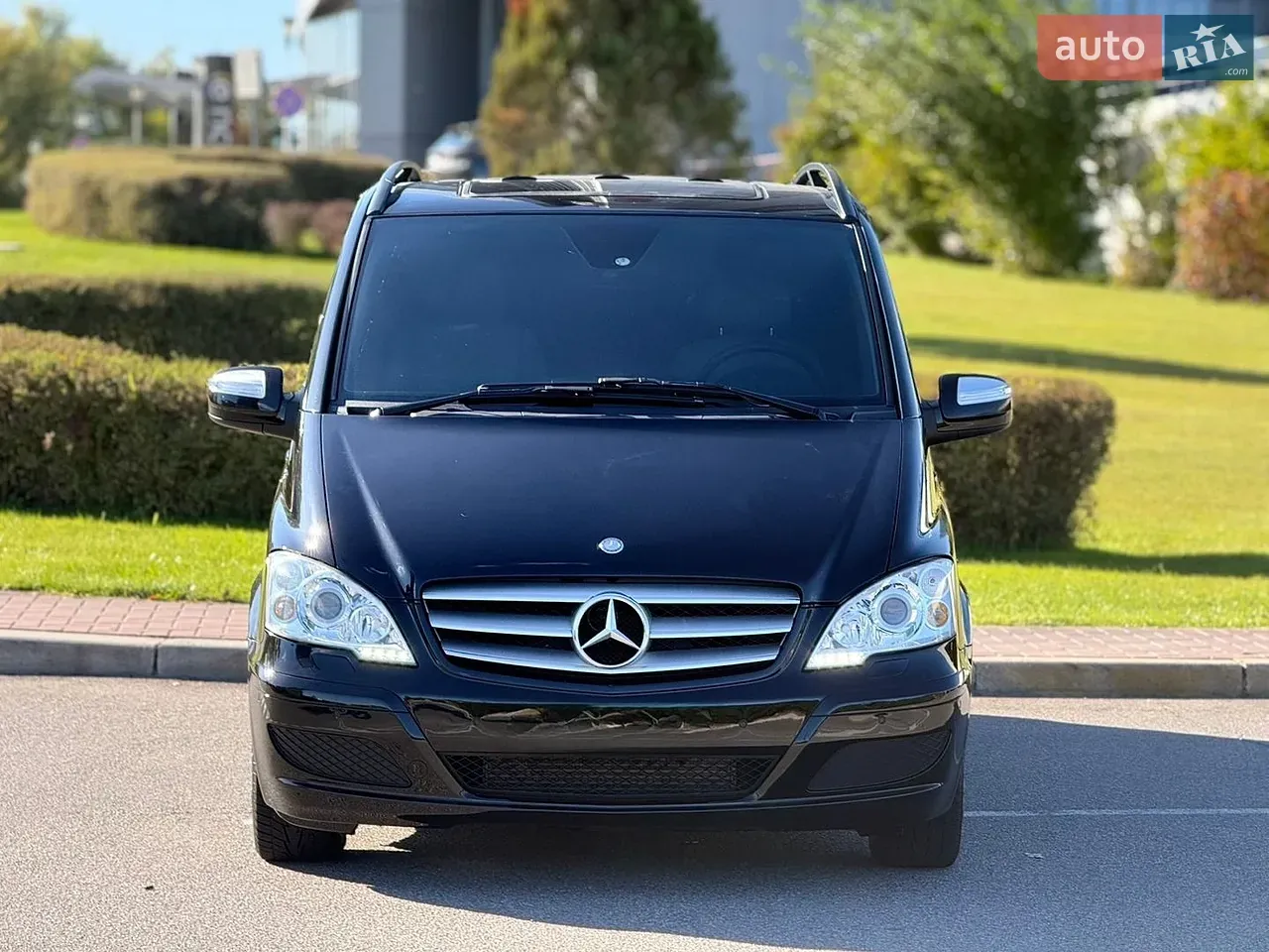 Mercedes-Benz Viano 2011 photo 3