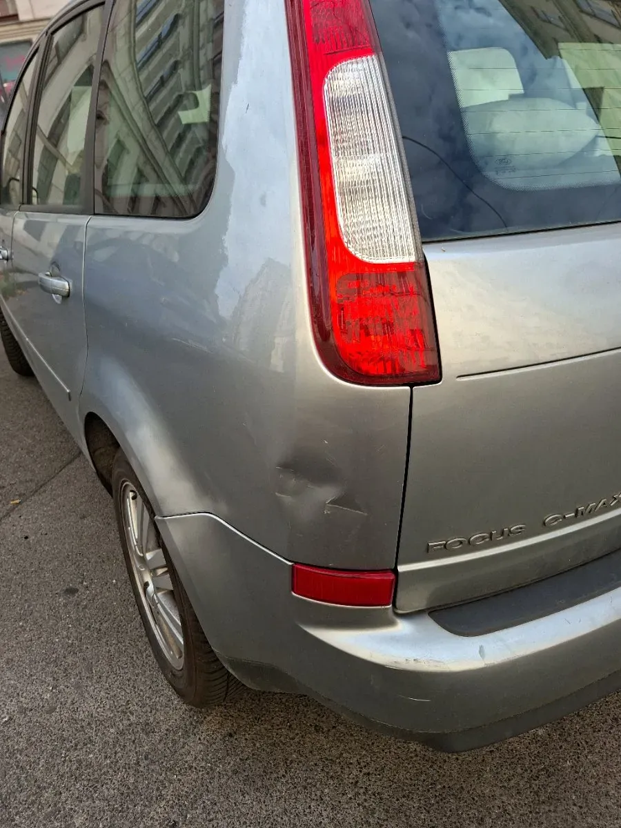 Ford Galaxy 2005 photo 2
