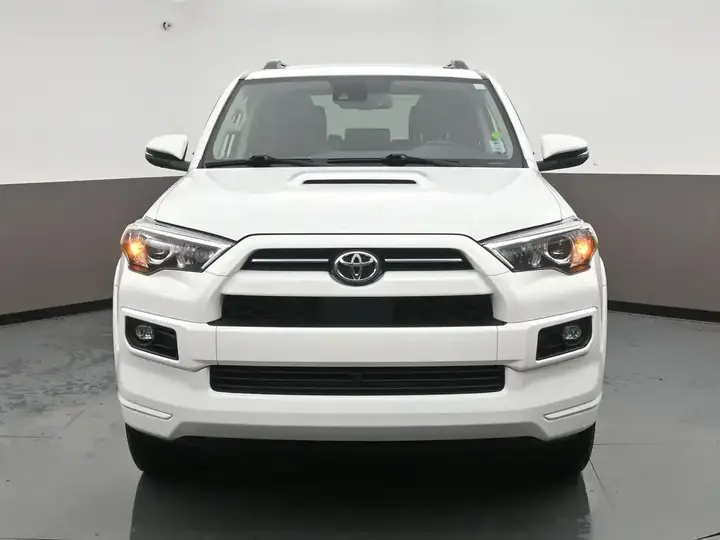 Toyota 4Runner 2023 photo 2