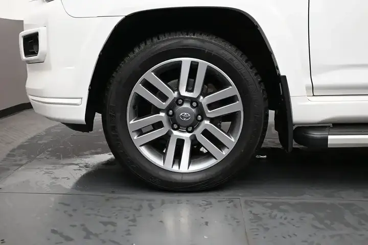 Toyota 4Runner 2023 photo 4