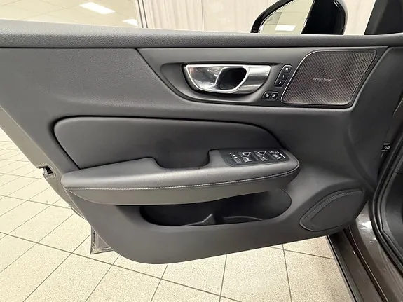 Volvo V60 2025 photo 4