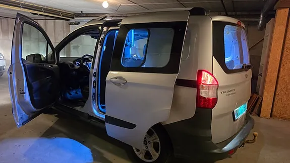 Ford Transit Courier 2018 photo 4