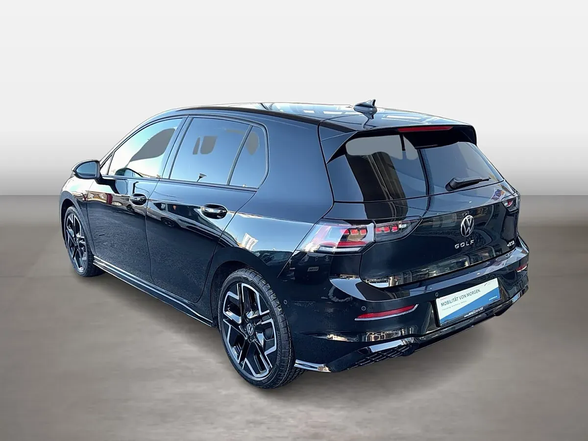 Volkswagen Golf 2025 photo 3