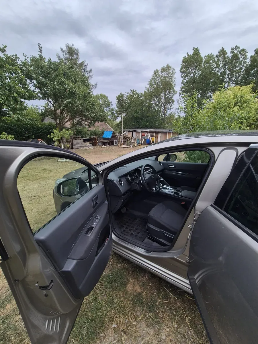 Peugeot 3008 2011 photo 2