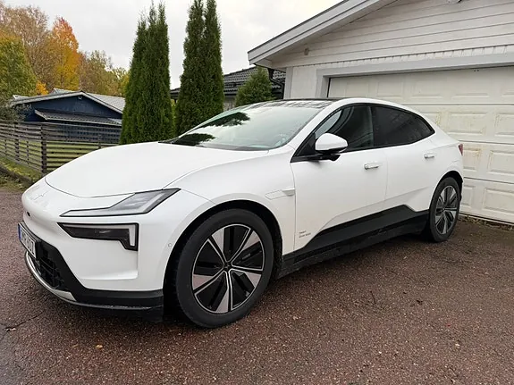 Polestar 4 2025 photo 2