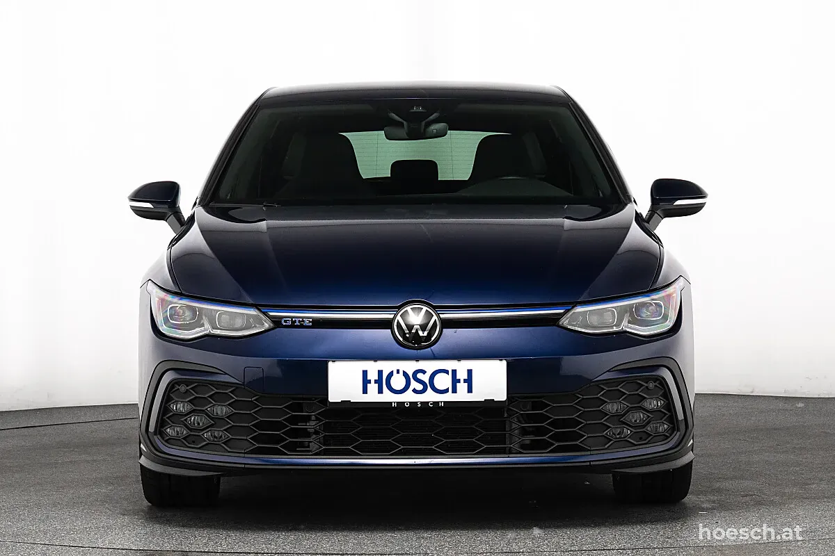 Volkswagen Golf 2024 photo 2