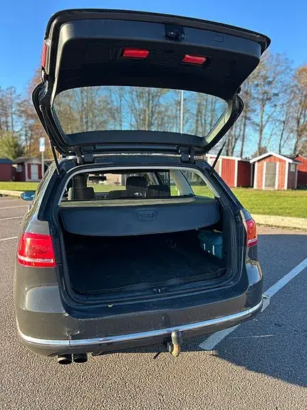 Volkswagen Passat 2011 photo 2