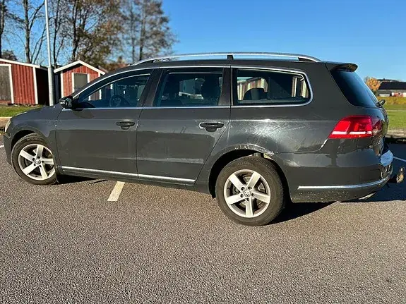 Volkswagen Passat 2011 photo 4