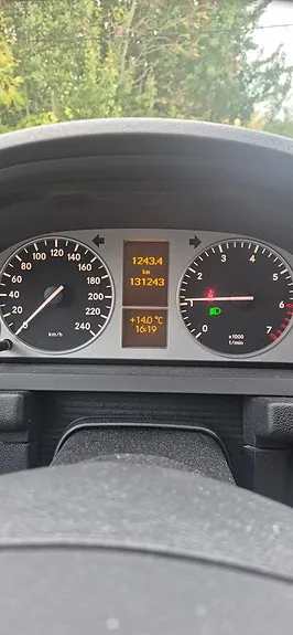 Mercedes-Benz B160 2010 photo 2
