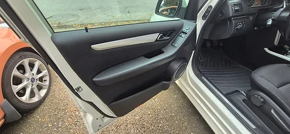 Mercedes-Benz B160 2010 photo 4