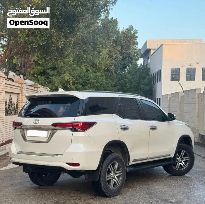 Toyota Fortuner 2018 photo 4