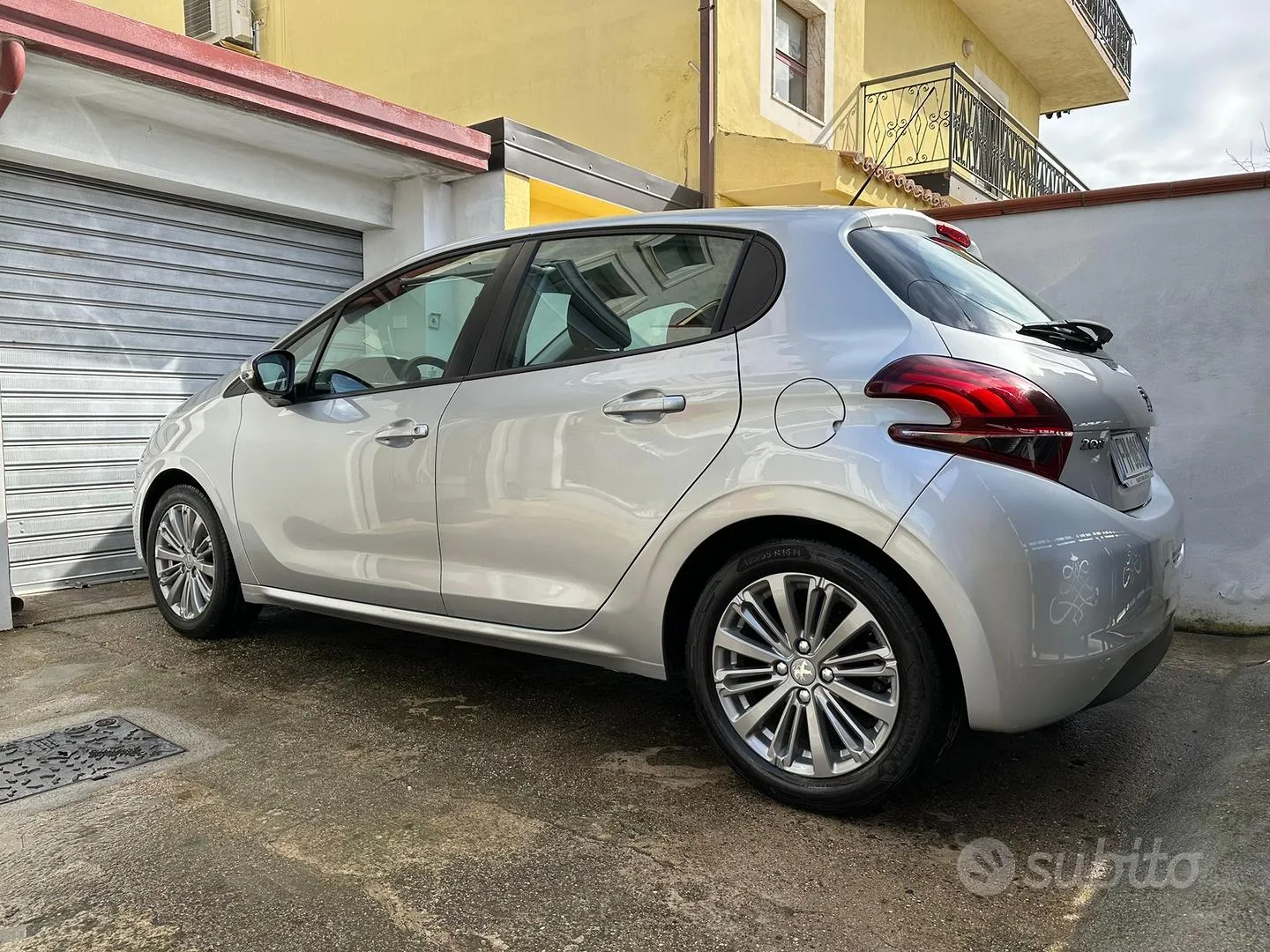 Peugeot 208 2017 photo 3