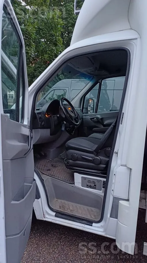 Mercedes-Benz Sprinter 2012 photo 4