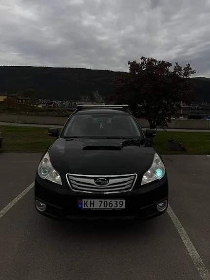Subaru Legacy 2010 photo 2