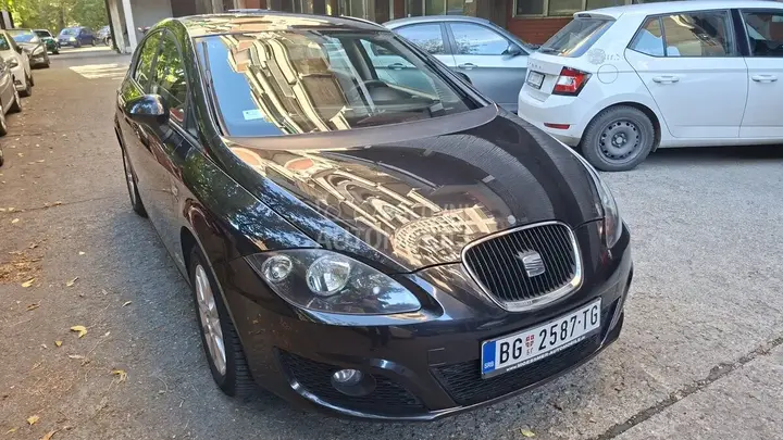 Seat Leon 2012 photo 2