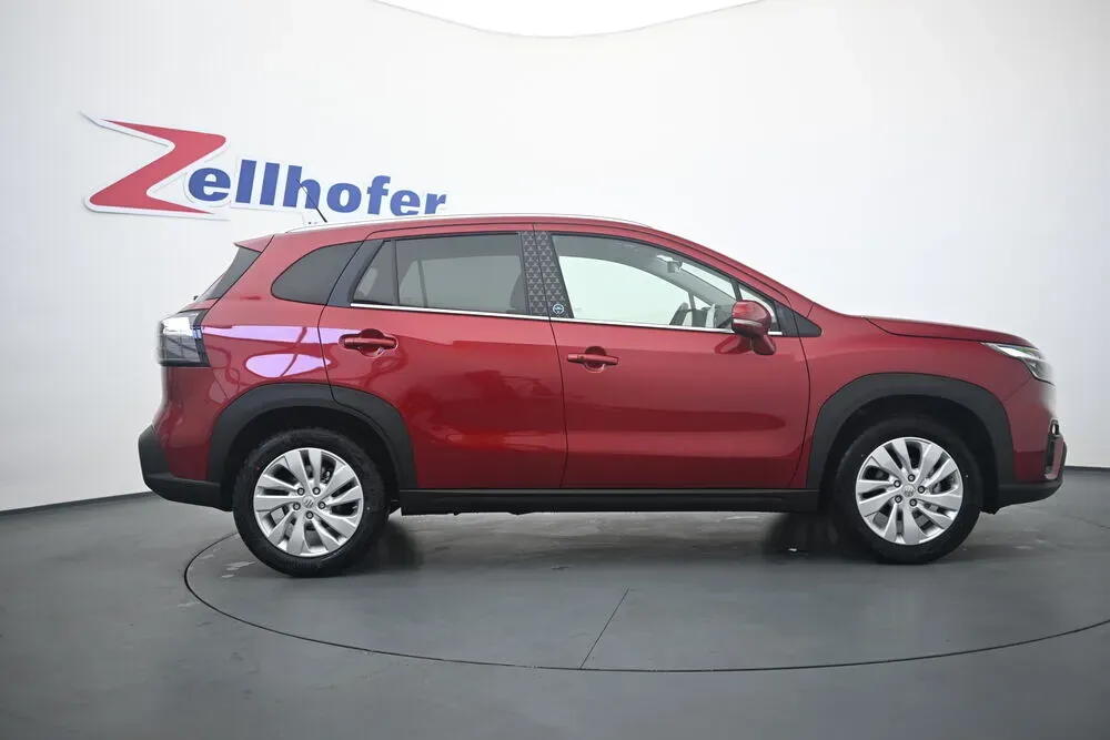 Suzuki S-Cross photo 3