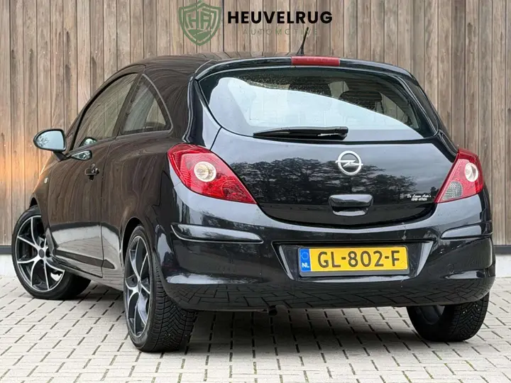 Opel Corsa 2013 photo 2