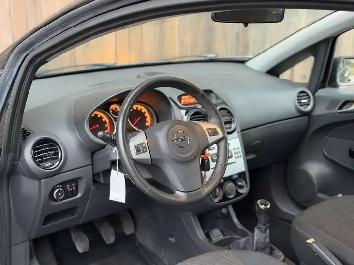 Opel Corsa 2013 photo 3