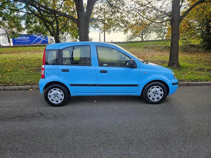 Fiat Panda 2011 photo 2